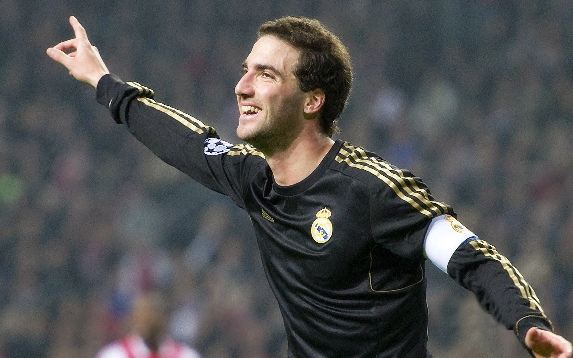 巴哈马国际冲浪比赛进入新高潮，巴哈马体育